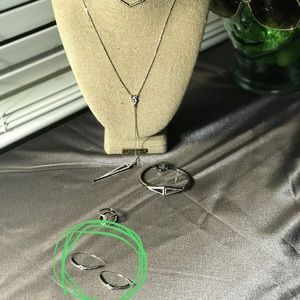 Chloe + Isabel Jewelry - Chloe + Isabel Astra Open Hoop Earrings Chloe + Isabel Jewelry - Chloe + Isabel Astra Open Hoop Earrings
